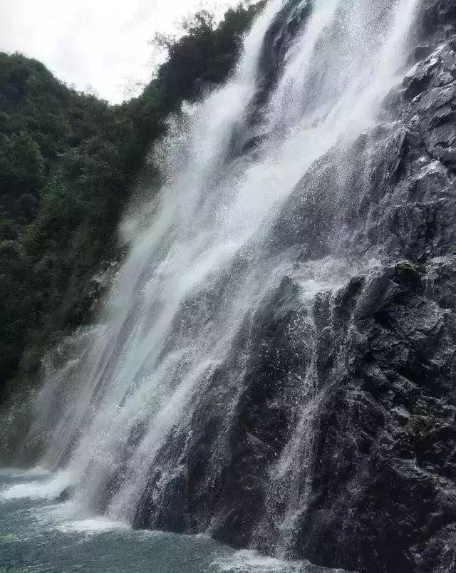 巴山楚水凄凉地baby+can+you+kiss+me这句话什么意思？游戏画面
